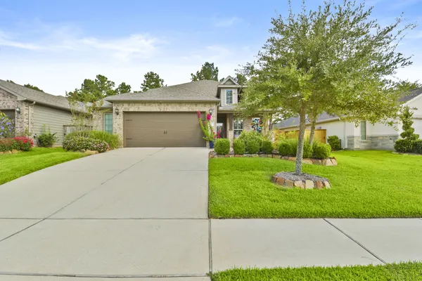 Property Slideshow image 2 of 43 | 110 pepper grass pl, Montgomery, TX, 77316