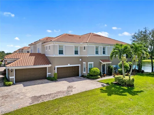 Property Slideshow image 3 of 44 | 10260 glastonbury cir 102, Fort Myers, FL, 33913
