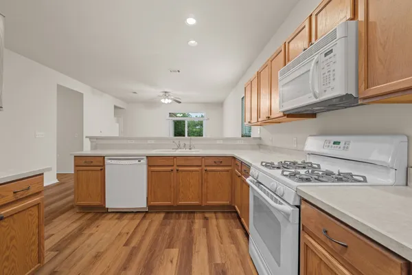 Property Slideshow image 3 of 34 | 107 sunnyside bnd, Georgetown, TX, 78633