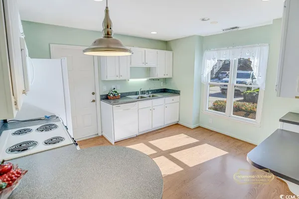 Property Slideshow image 3 of 40 | 112 mayberry ln, Conway, SC, 29526