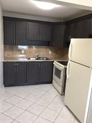 Property Slideshow image 2 of 7 | 182 markham i 182, Deerfield Beach, FL, 33442