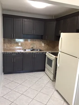 Property Slideshow image 2 of 7 | 182 markham i 182, Deerfield Beach, FL, 33442