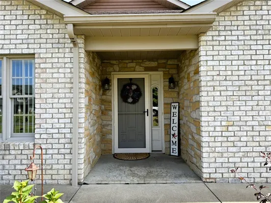 Property Slideshow image 2 of 20 | 218 stoneybrook dr, Cabot, PA, 16023