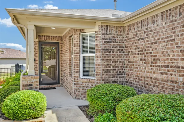 Property Slideshow image 3 of 21 | 103 mud creek cv, Georgetown, TX, 78633