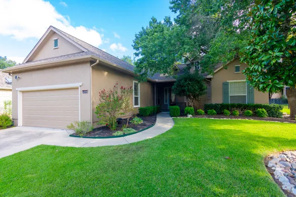 Property Slideshow image 3 of 32 | 102 harness ln, Georgetown, TX, 78633