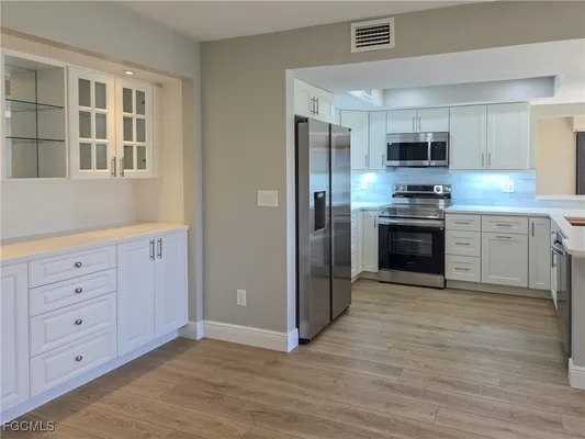 Property Slideshow image 3 of 28 | 5790 trailwinds dr 111, Fort Myers, FL, 33907