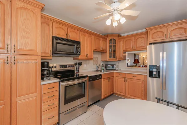 Property Slideshow image 2 of 26 | 2991 nw 46th ave 210, Lauderdale Lakes, FL, 33313