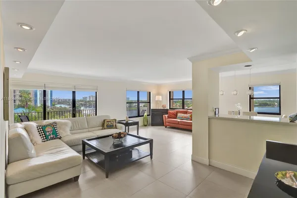 Property Slideshow image 2 of 63 | 1201 s ocean dr 611n, Hollywood, FL, 33019