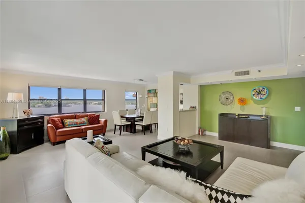 Property Slideshow image 3 of 63 | 1201 s ocean dr 611n, Hollywood, FL, 33019