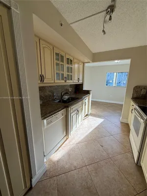 Property Slideshow image 3 of 8 | 900 sw 142nd ave 101l, Pembroke Pines, FL, 33027