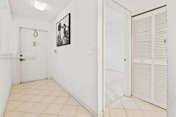 Property Slideshow image 3 of 21 | 7667 granville dr 310, Tamarac, FL, 33321