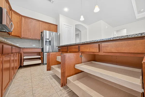 Property Slideshow image 3 of 47 | 242 galloway ct, The Woodlands, TX, 77382