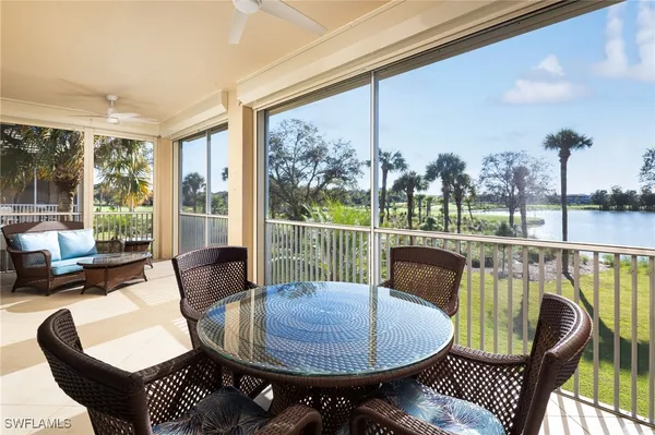 Property Slideshow image 2 of 31 | 673 vintage reserve cir 11c, Naples, FL, 34119