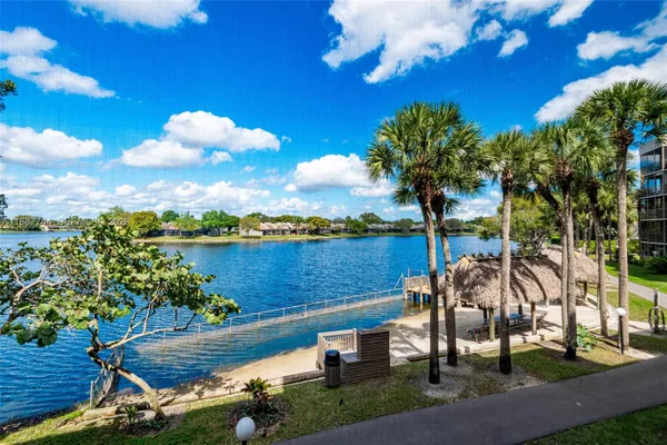 Property Slideshow image 2 of 44 | 1100 colony point cir 208, Pembroke Pines, FL, 33026
