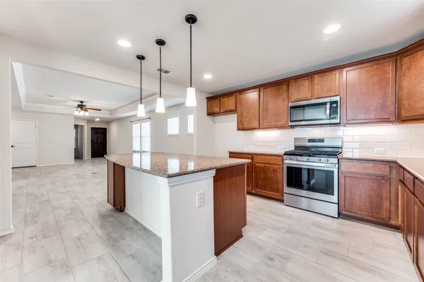 Property Slideshow image 2 of 25 | 7613 heritage dr, Aubrey, TX, 76227