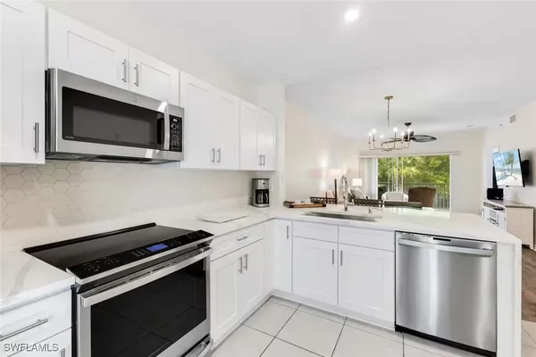 Property Slideshow image 2 of 16 | 9185 celeste dr 204, Naples, FL, 34113