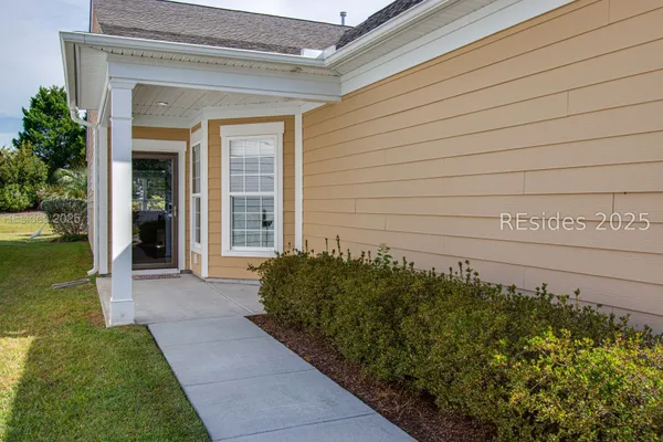 Property Slideshow image 2 of 23 | 25 wild strawberry ln, Bluffton, SC, 29909