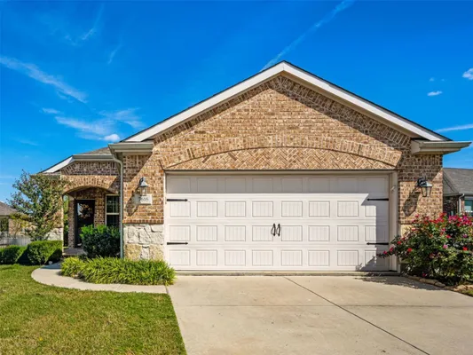 Property Slideshow image 3 of 37 | 7616 gulf breeze ln, Frisco, TX, 75036