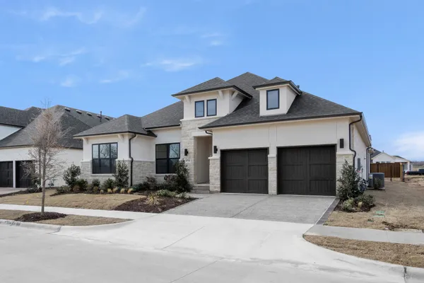 Property Slideshow image 2 of 35 | 4730 hawthorn hls, Arlington, TX, 76005