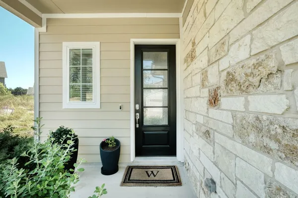 Property Slideshow image 3 of 35 | 708 affazia ln c, Georgetown, TX, 78628