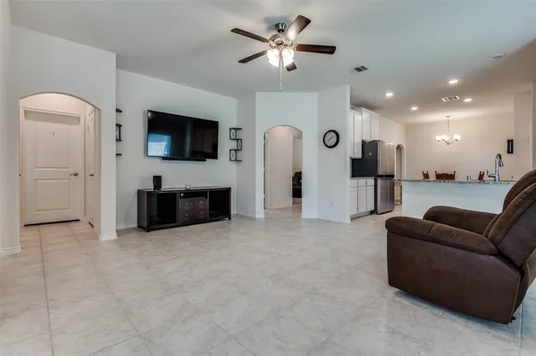 Property Slideshow image 2 of 23 | 105 mojave way, Red Oak, TX, 75154