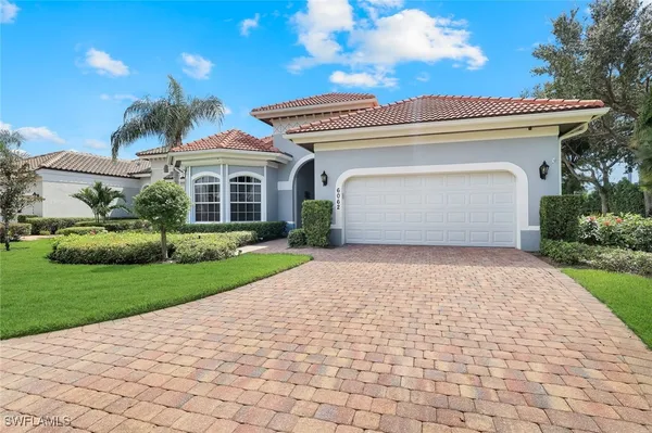 Property Slideshow image 2 of 23 | 6062 divot ct, Naples, FL, 34113