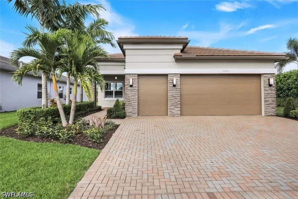 Property Slideshow image 2 of 30 | 11805 drake ln, Naples, FL, 34120