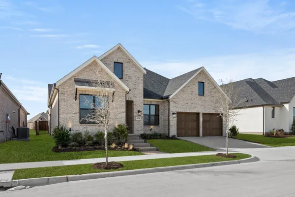 Property Slideshow image 3 of 32 | 4726 hawthorn hls, Arlington, TX, 76005