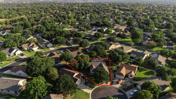 Property Slideshow image 2 of 29 | 110 hale ct, Georgetown, TX, 78633