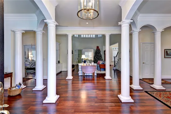 Property Slideshow image 2 of 48 | 115 w lancashire, Williamsburg, VA, 23188