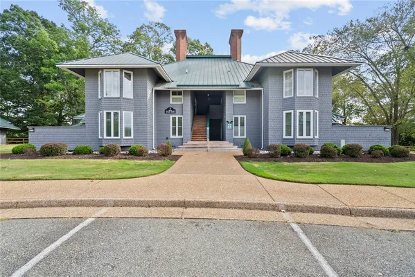 Property Slideshow image 2 of 45 | 713 graves ordinary, Williamsburg, VA, 23185