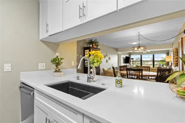 Property Slideshow image 3 of 36 | 31 plantation dr apt 205, Vero Beach, FL, 32966