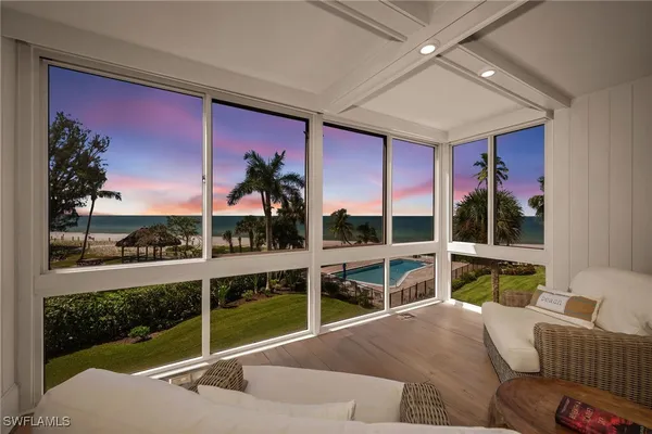 Property Slideshow image 2 of 21 | 2121 gulf shore blvd 206, Naples, FL, 34102