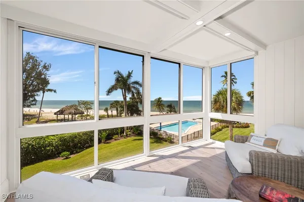 Property Slideshow image 2 of 21 | 2121 gulf shore blvd 206, Naples, FL, 34102