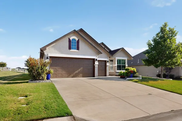 Property Slideshow image 3 of 38 | 11829 willet way, Denton, TX, 76207