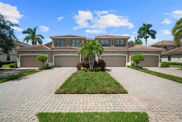 Property Slideshow image 3 of 49 | 10514 smokehouse bay dr apt 202, Naples, FL, 34120