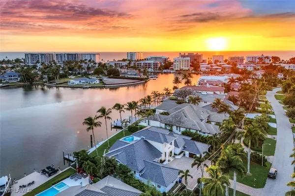 Property Slideshow image 3 of 38 | 400 spring line dr, Naples, FL, 34102