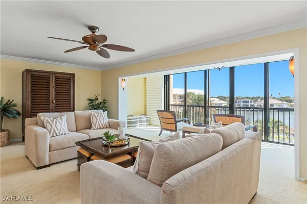Property Slideshow image 3 of 24 | 3000 gulf shore blvd 410, Naples, FL, 34103