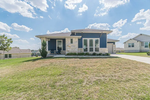 Property Slideshow image 2 of 37 | 121 charming redbud ln 168, San Marcos, TX, 78666