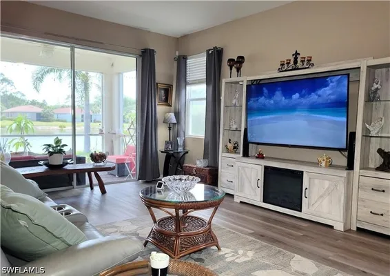 Property Slideshow image 2 of 14 | 2190 summersweet dr, Alva, FL, 33920
