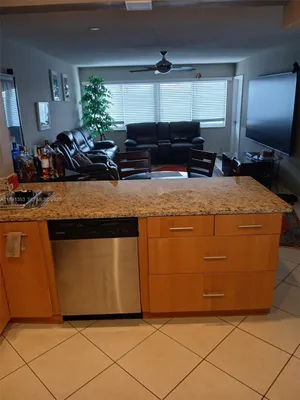 Property Slideshow image 3 of 9 | 330 se 2nd st apt 503e, Hallandale Beach, FL, 33009
