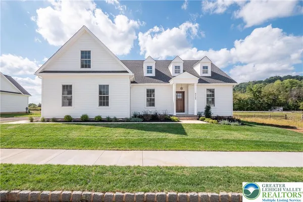 Property Slideshow image 3 of 37 | 4268 stonebridge dr, Upper Saucon Twp, PA, 18015