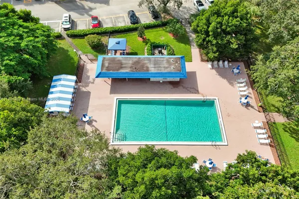 Property Slideshow image 2 of 72 | 3001 portofino isle k2, Coconut Creek, FL, 33066