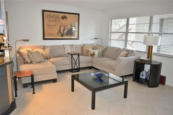 Property Slideshow image 2 of 19 | 2011 cornwall a, Boca Raton, FL, 33434