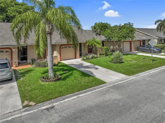 Property Slideshow image 2 of 37 | 7641 nw 99th ave, Tamarac, FL, 33321