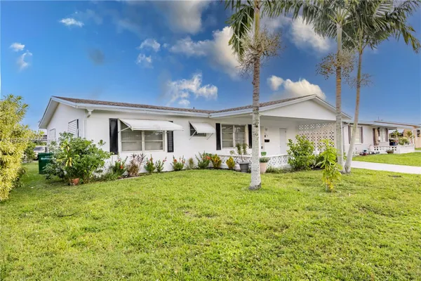 Property Slideshow image 2 of 33 | 6715 nw 12th st, Margate, FL, 33063