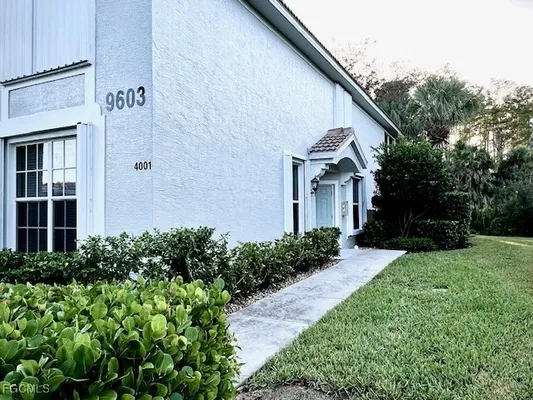 Property Slideshow image 2 of 42 | 9603 hemingway ln 4001, Fort Myers, FL, 33913