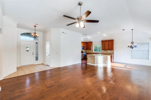 Property Slideshow image 3 of 26 | 11009 southerland dr, Denton, TX, 76207