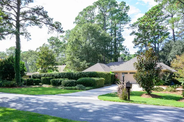 Property Slideshow image 2 of 43 | 25 towhee rd, Hilton Head Island, SC, 29926