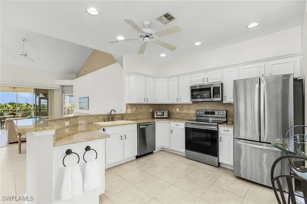 Property Slideshow image 3 of 38 | 25160 goldcrest dr 821, Bonita Springs, FL, 34134